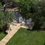 Arbor Exclusive Alojamento de Acomodação e Pequeno-almoço Ugento