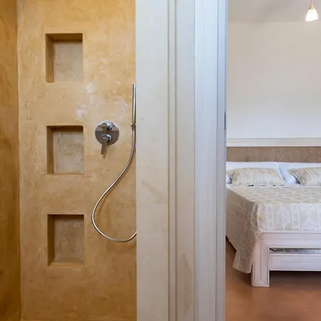 Arbor Exclusive Bed & Breakfast *
